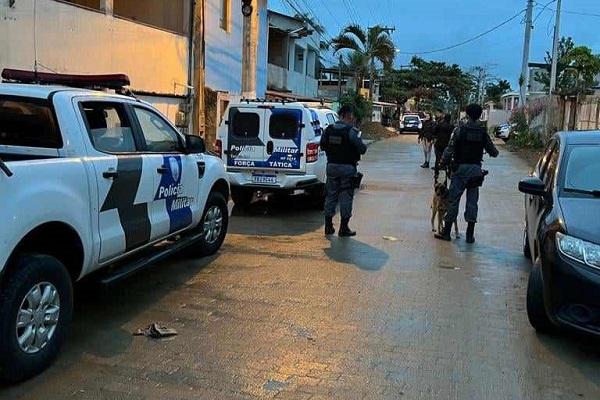 Operação Pacificação prende oito suspeitos e apreende dois adolescentes em Piúma