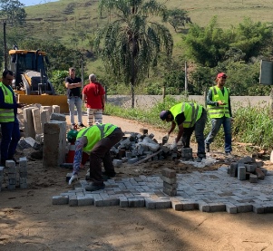 Cachoeira do Meio em Iconha recebe Ordem de serviço e inicio de calçamento na região turística das Cachoeiras