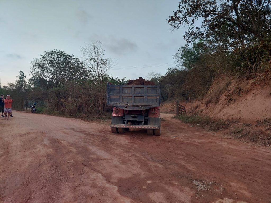 caminhao 1024x768 1 - Acidente de moto mata enfermeira de Iconha, na Rodovia do Contorno, em Piúma