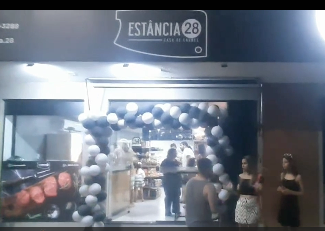 Casa de Carnes Estancia 28 reinaugura  no Centro de Iccnha