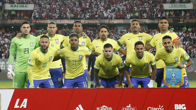 Brasil vence o Peru com gol de Marquinhos no fim e lidera as eliminatórias