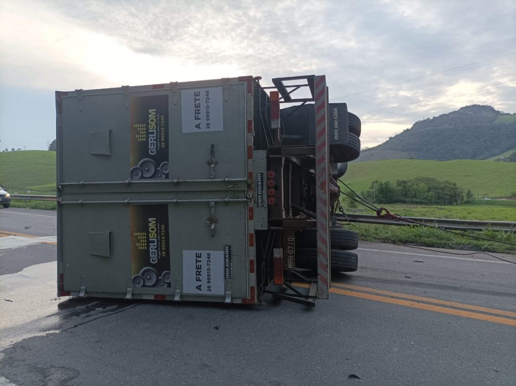 WhatsApp Image 2023 10 31 at 17.28.05 1 1024x766 - Grave acidente com motorista de Iconha deixa um ferido na br 101