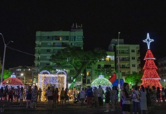 1natal luz piuma9 670x460 - Natal em Piúma: 1º concurso de decoração natalina vai iluminar a cidade