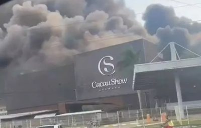 incendio atingiu uma fabrica da cacau show em linhares es 6409117568673918414.jpeg.800x0 q85 crop 400x255 - Fábrica da Cacau Show teve 40% da área destruída e não tem previsão de ser liberada