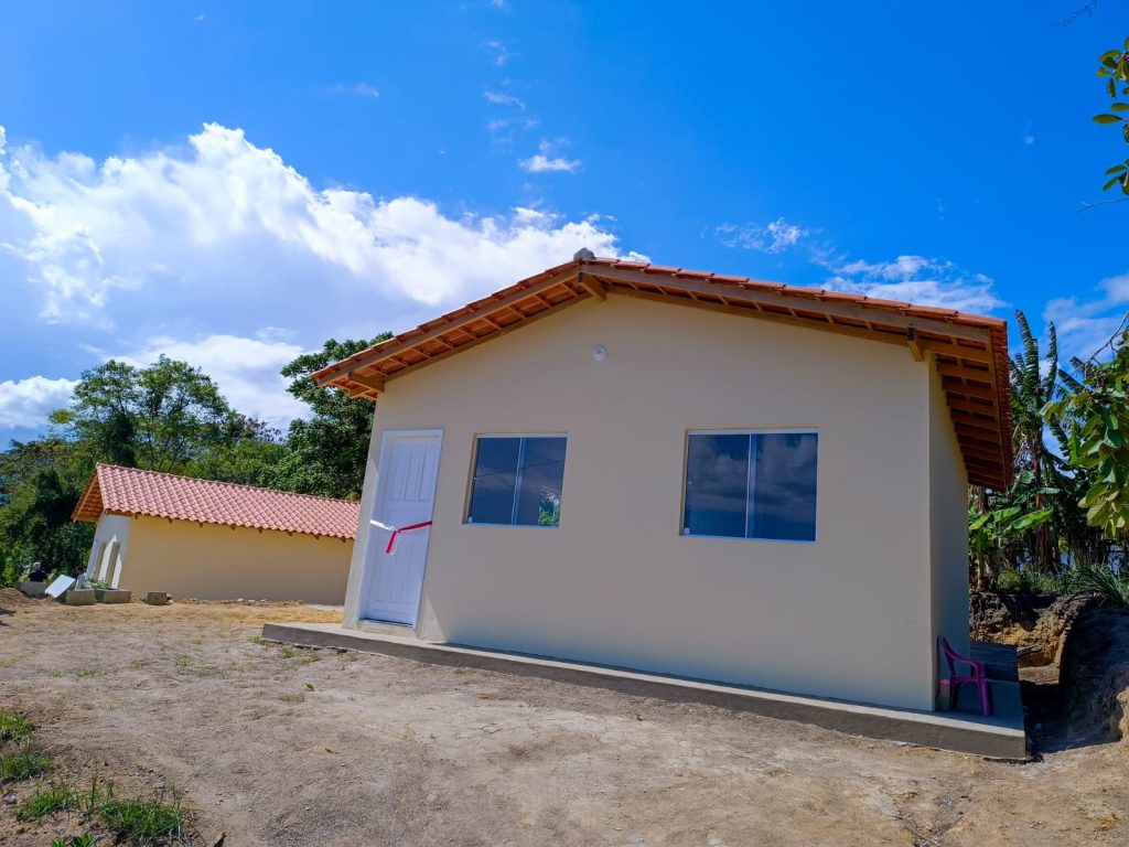casas populares anchieta 1024x768 - Em Anchieta, ​​​​​​​o prefeito Fabrício Petri  entrega casas populares em comunidades