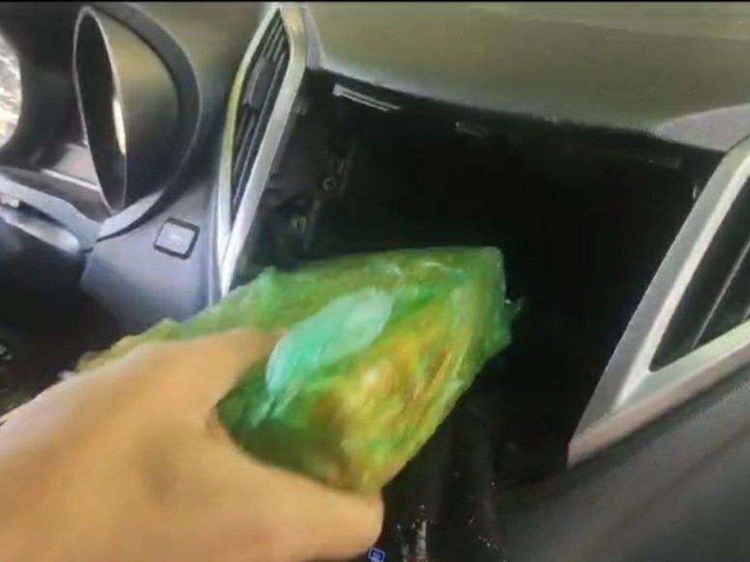 Iconha: Um homem e uma mulher são presos com quase 13 kg de pasta base de cocaína apreendidos