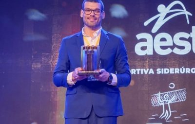 AEST recebe o Prêmio Clube Formador no vôlei de praia feminino e o Top 100 Clubes no Brasil WhatsApp Image 2024 11 17 at 12.01.40 400x255 - AEST recebe o Prêmio Clube Formador no vôlei de praia feminino e o Top 100 Clubes no Brasil