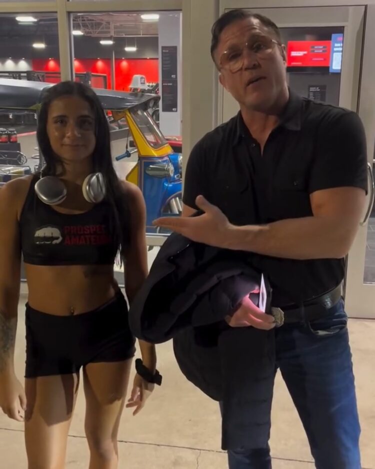 Lutadora capixaba Brenda Games encanta Chael Sonnen e entra na mira do UFC