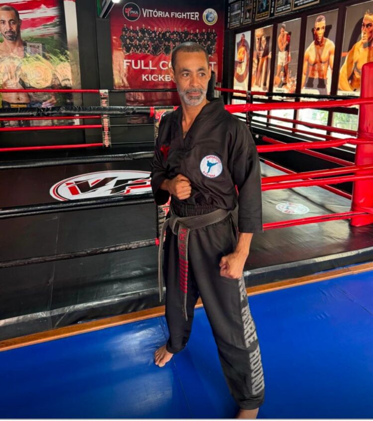 Laécio Nunes tem seu nome incluído em livro internacional sobre artes marciais