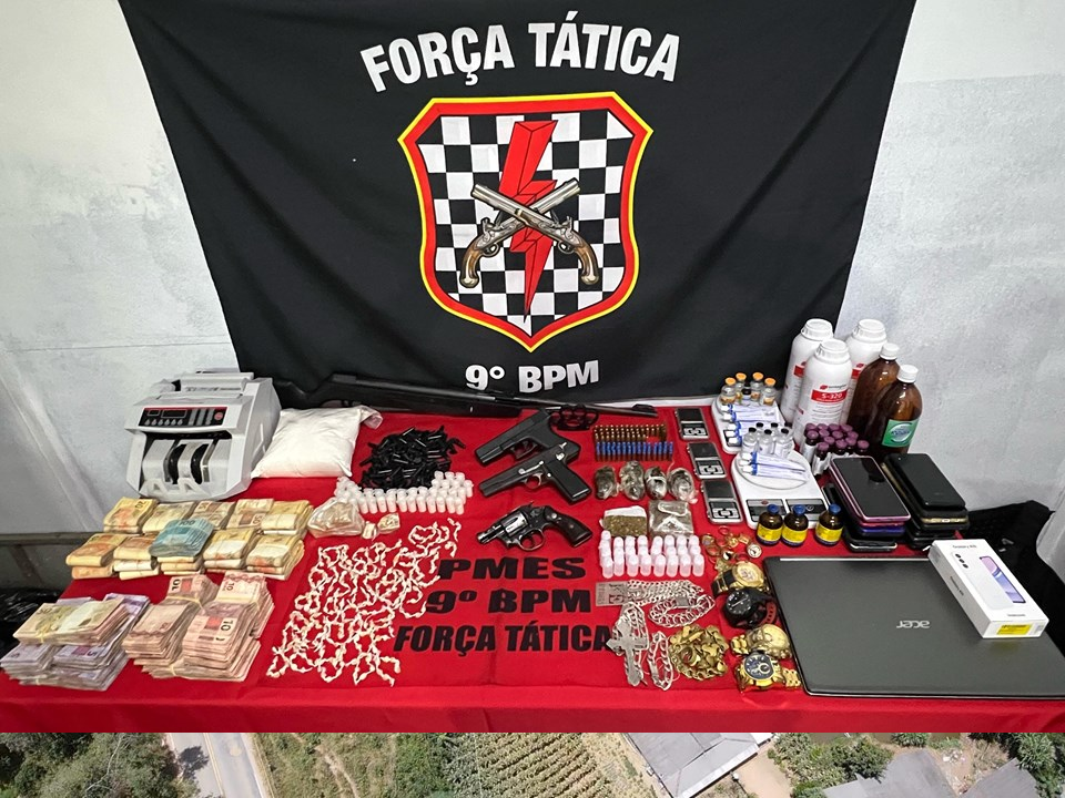 FORÇA TÁTICA DO 9º BATALHÃO APREENDE GRANDE QUANTIDADE DE DROGAS, ARMAS E DINHEIRO EM CACHOEIRO DE ITAPEMIRIM