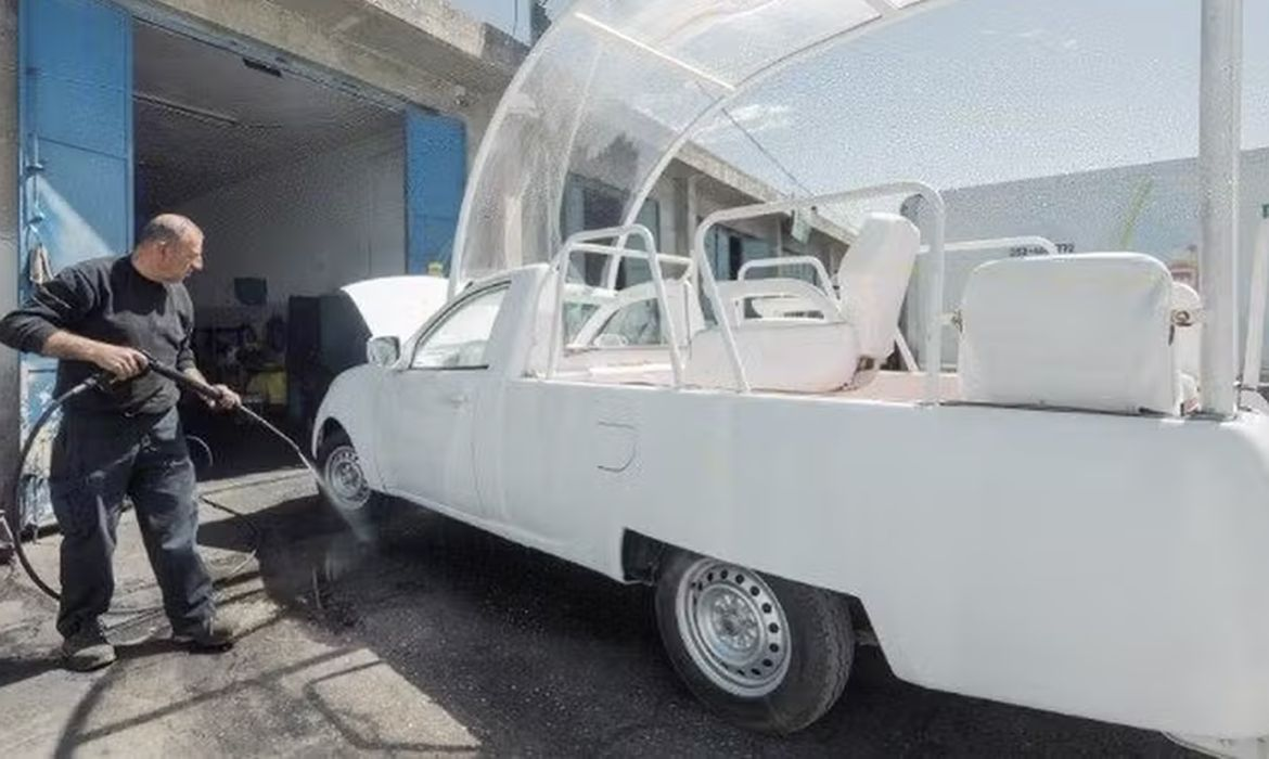 Papamóvel será transformado em unidade de saúde para crianças em Gaza