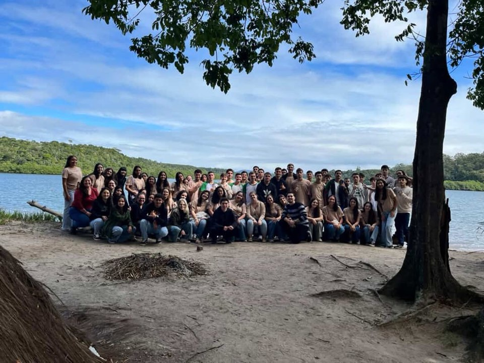 Estudantes de Iconha vivenciam cultura Guarani em visita à Aldeia Tekoá