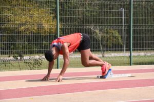 WhatsApp Image 2025 08 11 at 11.01.18 300x200 - Atletas iconhenses conquistam medalhas no Campeonato Capixaba Sub-20 de Atletismo