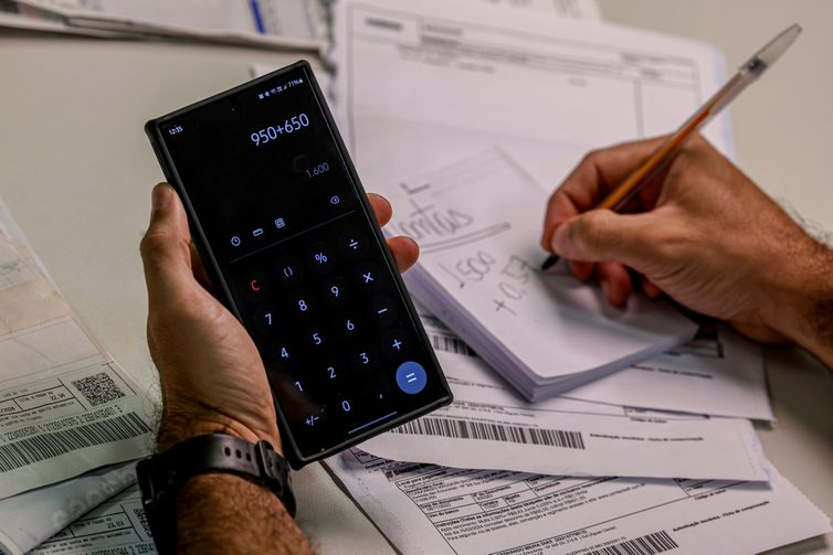 Taxa média de juros fica em 31,4% ao ano em julho