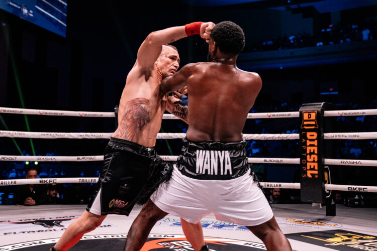bkfc80 0093 e1758035701381 - Paulo "Zé Doido" faz ótima luta e espanca norte-americano Wayna Reid no BKFC 80