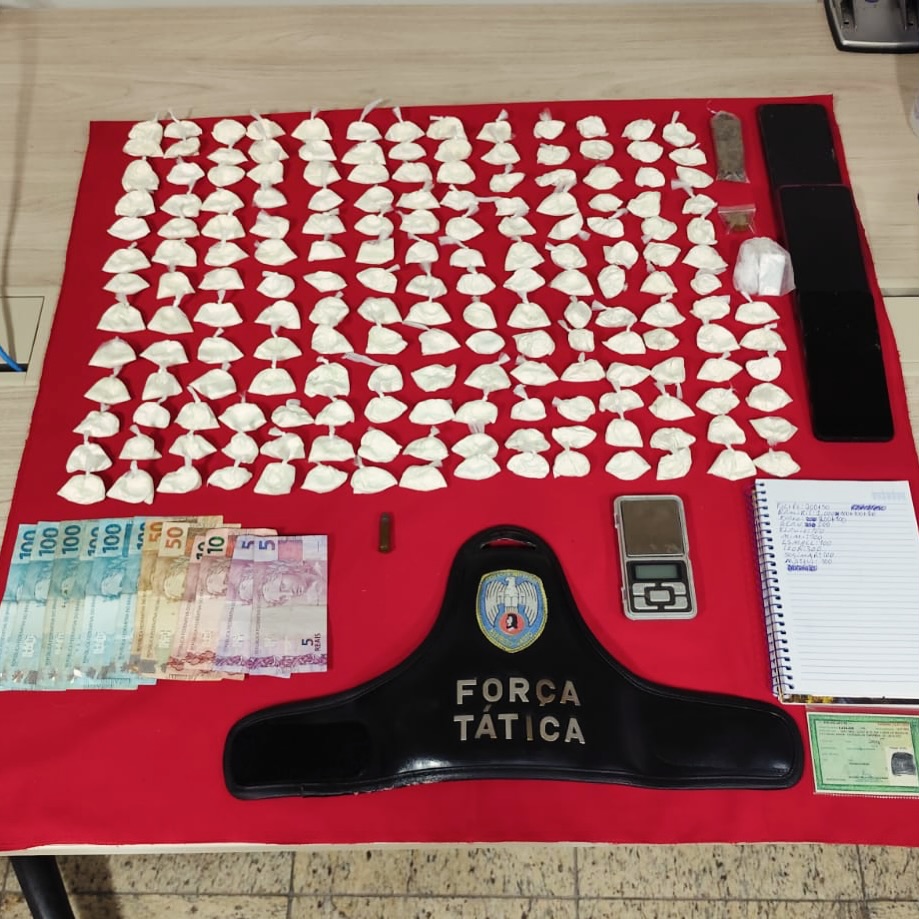 Polícia Militar prende casal suspeito de chefiar o tráfico de drogas em Iconha