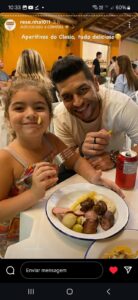 Mega Inauguração da Nova Resenha do Clesinho é Sucesso Absoluto e Agita a Cidade! pai e filha 138x300 - Mega Inauguração da Nova Resenha do Clesinho é Sucesso Absoluto e Agita a Cidade!