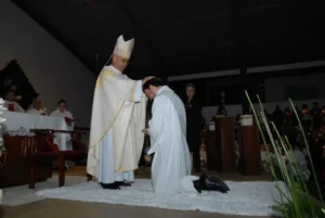 Francys 02 300x201 - Padre capixaba de Iconha assume liderança de uma das ordens mais influentes da Igreja Católica