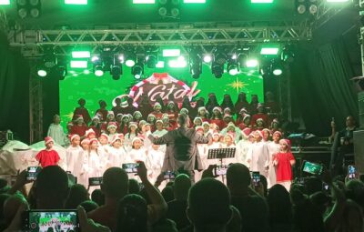 WhatsApp Image 2025 12 19 at 19.15.40 400x255 - Natal Iluminado de Iconha emociona público com noite de coral infantil, músicas natalinas e presença do bom velhinho