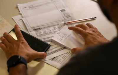 contas. dinheiro 400x255 - Salário mínimo de R$ 1.621 começa a ser pago nesta segunda