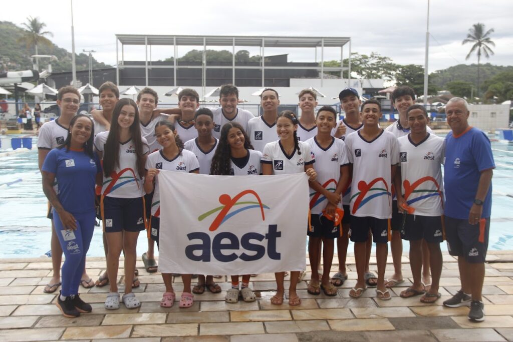 WhatsApp Image 2026 03 26 at 14.44.23 1024x683 - AEST se destaca no Campeonato FAC de nata&ccedil;&atilde;o de velocidade com 16 medalhas