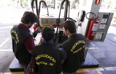 procon brasilia 400x255 - Procon fiscaliza preço de combustíveis nos postos de Brasília