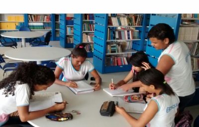 estudantes 400x255 - CE: servidor da educação poderá matricular o filho na escola onde trabalha