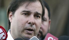 maia - Maia formaliza venda da folha de pagamento da Câmara