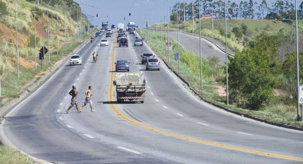 ANTT pressiona cúpula da Eco101 e anuncia balanças móveis na BR 101