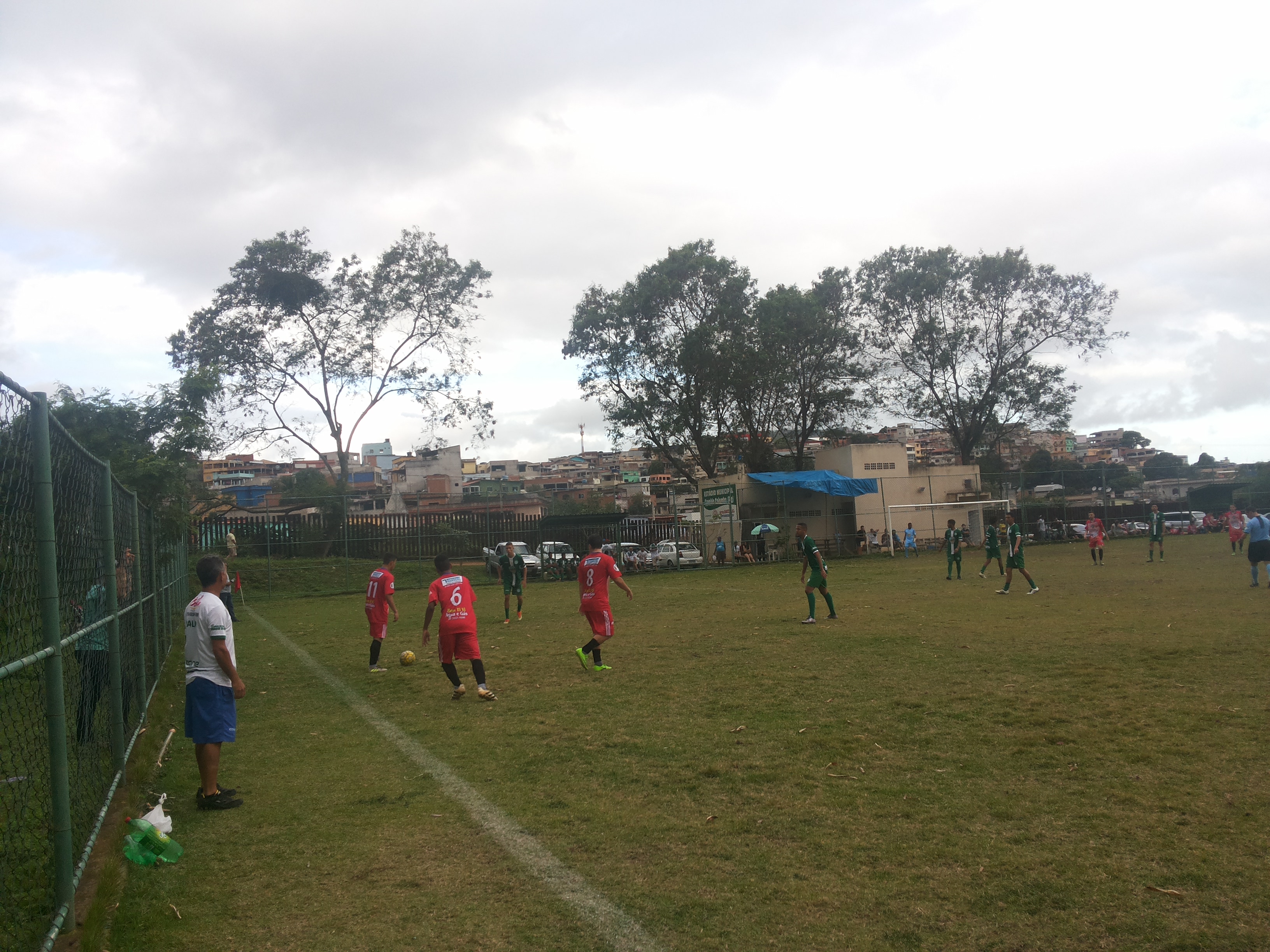 Em jogo de cinco pênaltis e duas expulsões Iconha Vence Palmeiras por 4 a 3 em Cariacica e se isola na liderança.