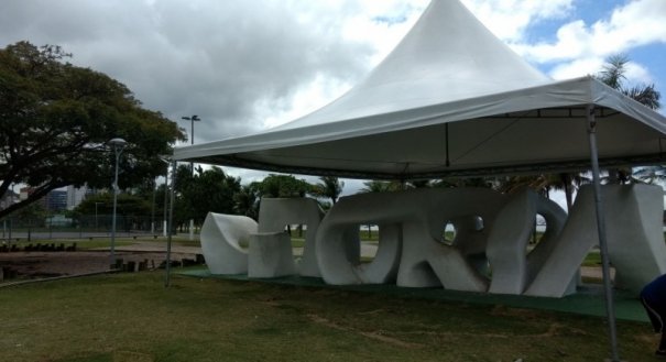 Recém-inaugurado, monumento de Vitória já passa por manutenção