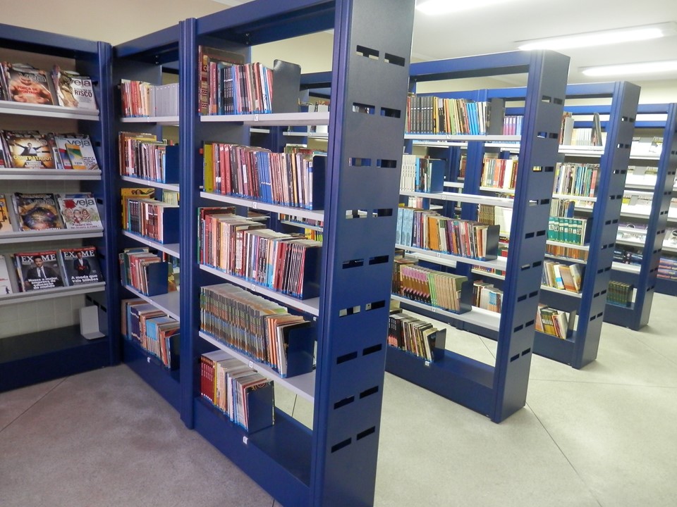 Escolas públicas: prazo para escolha do livro didático do Ensino Médio vai até 4 de setembro