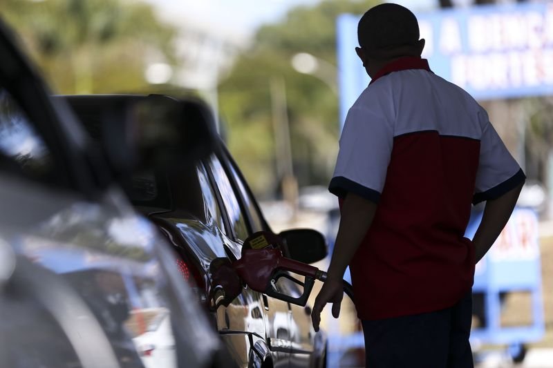 Gasolina no Estado chega a R$ 4,45 e faz consumo cair