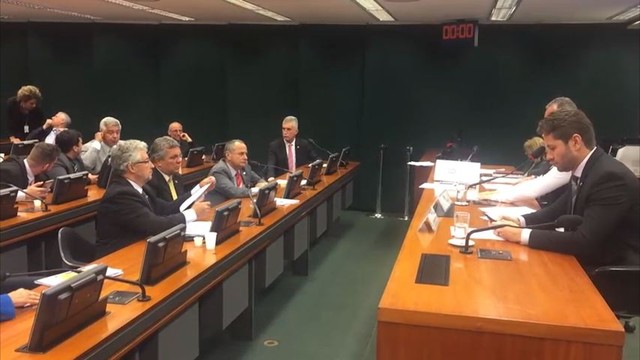 Câmara dos Deputados aprova anistia a PMs que participaram de paralisação no ES