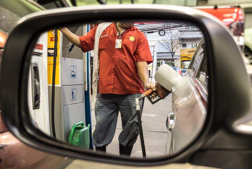 Petrobras eleva em 4% preço da gasolina nas refinarias