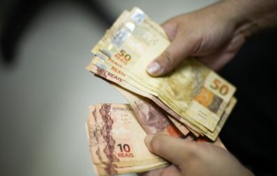 13 400x255 - Servidores de cinco estados não recebem 13º salário no prazo legal
