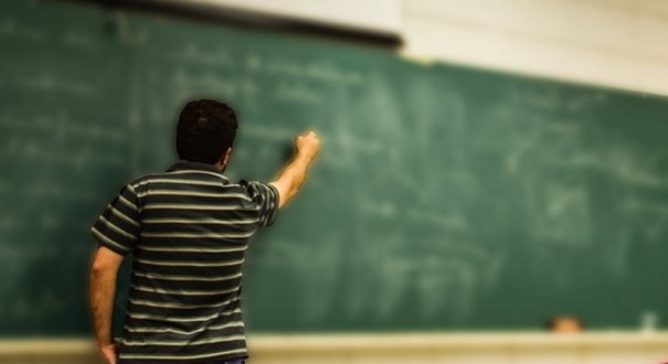 195 mil capixabas não sabem ler nem escrever