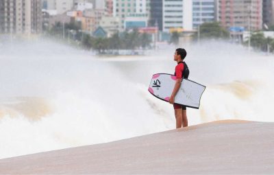 Banhistas reclamam de queimaduras por águas vivas no litoral do ES 400x255 - Banhistas reclamam de queimaduras por águas-vivas no litoral do ES