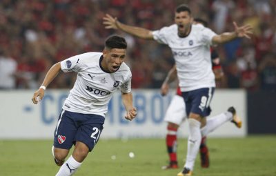 Independiente empata com o Flamengo e é campeão da Sul Americana 400x255 - Independiente empata com o Flamengo e é campeão da Sul-Americana