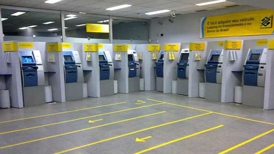 Bancos terão expediente hoje na parte da tarde