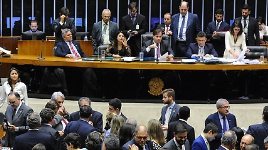 Câmara aprova urgência para projeto que regulamenta o lobby no Brasil