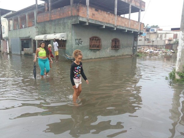 Chuva no ES faz mais de 20 famílias deixarem suas casas