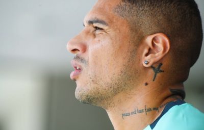 guerrero 400x255 - Fifa suspende Guerrero por um ano. Advogados do peruano vão recorrer