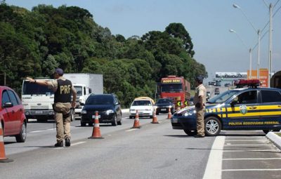 pf 400x255 - Motorista morre após invadir a contramão e bater de frente com caminhão em Mimoso do Sul