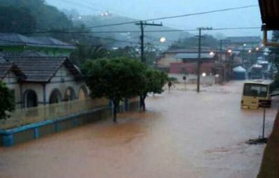 urucania zonadamata 400x255 - Bombeiros retomam buscas por desaparecidos após chuva em cidades mineiras