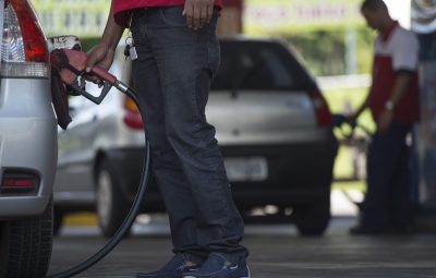 Bombas de postos de gasolina são interditadas em três municípios do ES 400x255 - Bombas de postos de gasolina são interditadas em três municípios do ES