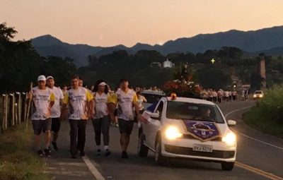 Caminhada dos Devotos 2017 3 400x255 - Romaria dos Devotos: 18 km de peregrinação até o Santuário de Anchieta