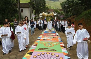 Campinho vai recordar a tradição dos tapetes de Corpus Christi - Campinho vai recordar a tradição dos tapetes de Corpus Christi