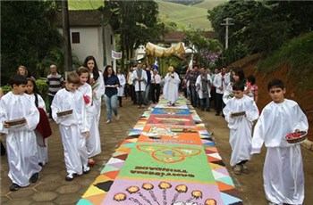 Campinho vai recordar a tradição dos tapetes de Corpus Christi - Campinho vai recordar a tradição dos tapetes de Corpus Christi