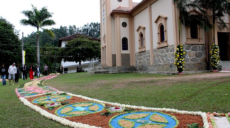 Marechal Floriano: Corpus Christi solidário em Santa Maria de Marechal
